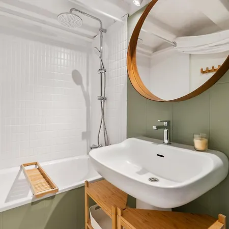 Stylish Duplex In Historic Born *