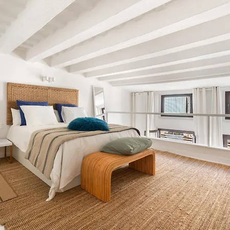 Stylish Duplex In Historic Born *